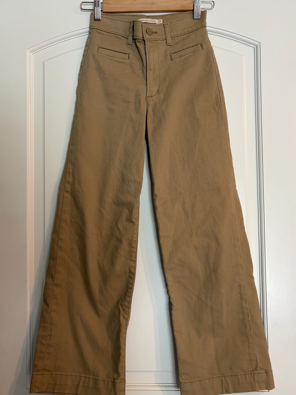 Women's Levi's Premium Ribcage Wide Leg Cropped High Rise Khaki Pants Size 23